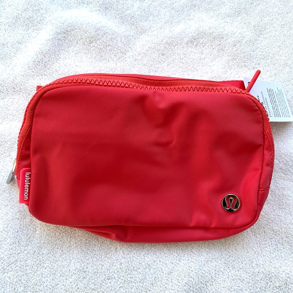 Lululemon Everywhere Belt Bag 🌸🌺👙🦩Pale Raspberry New with Tags attached PLRA - Picture 6 of 10